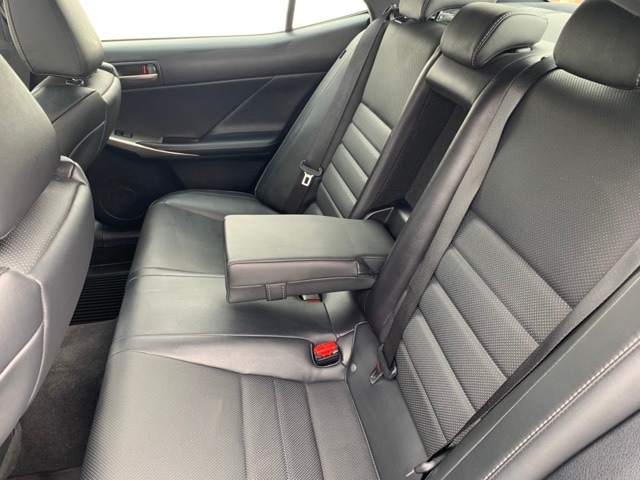 2018 LEXUS IS - Image 17