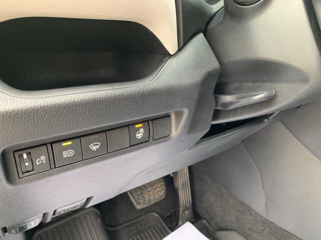 2020 TOYOTA RAV4 - Image 13
