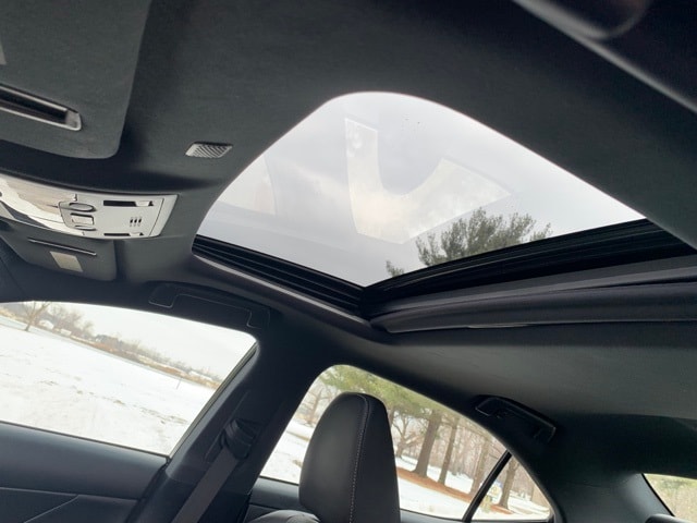 2018 LEXUS IS - Image 16