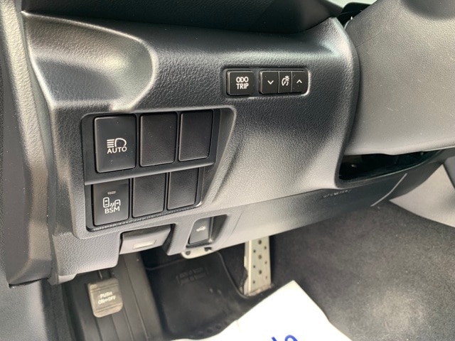 2018 LEXUS IS - Image 12