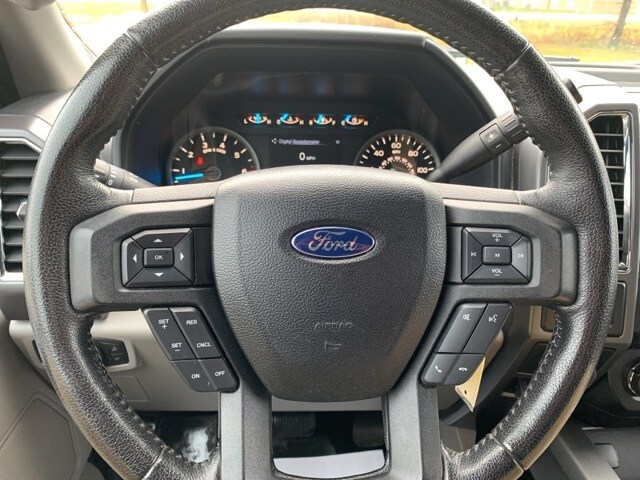 2016 Ford F-150 XLT photo 2