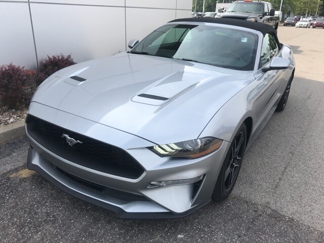 2020 Ford Mustang EcoBoost photo 3