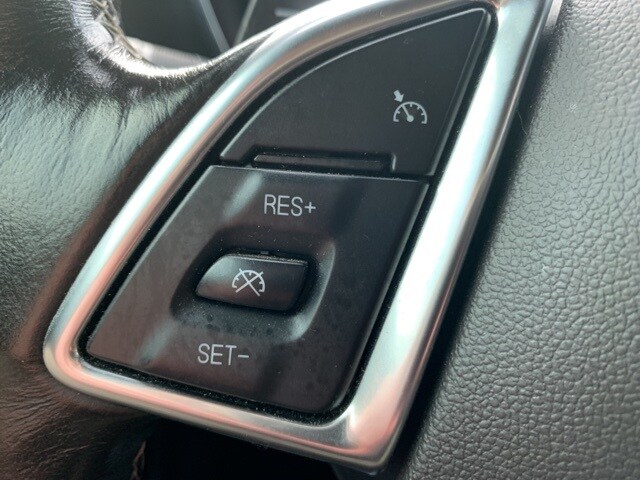 2018 Chevrolet Camaro 2LT photo 3