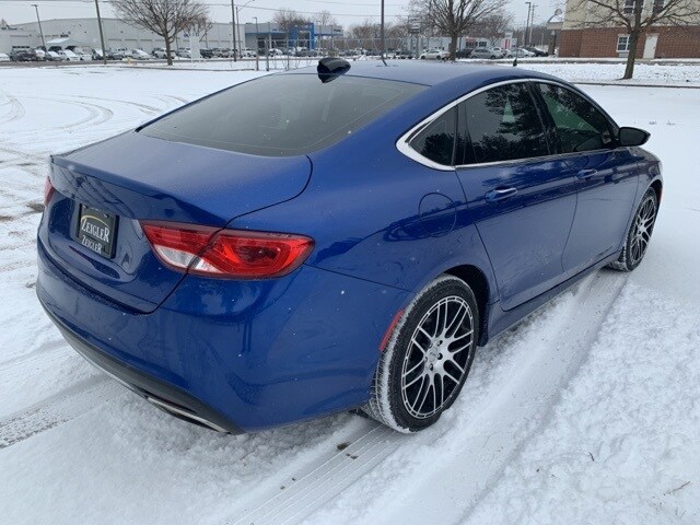 2015 CHRYSLER 200 - Image 10