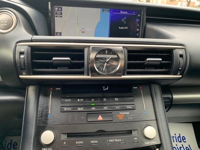 2018 LEXUS IS - Image 8