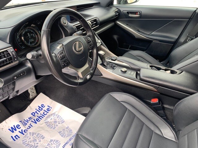 2018 LEXUS IS - Image 14