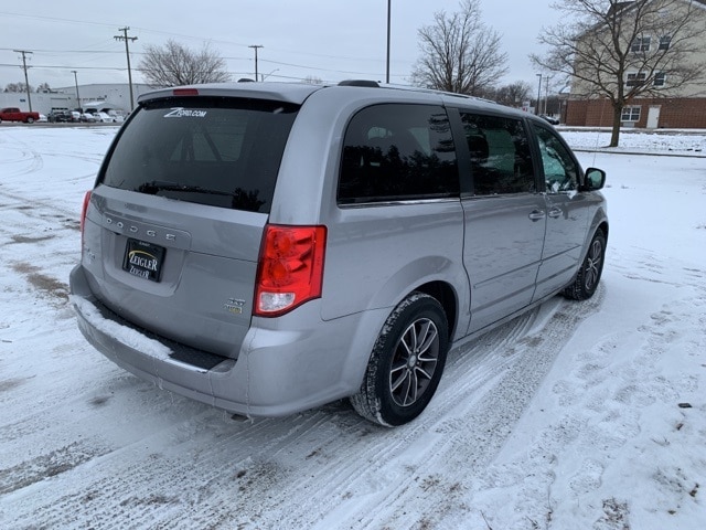 2017 DODGE GRAND CARAVAN - Image 9