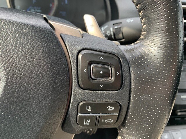 2018 LEXUS IS - Image 4