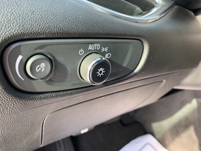 2019 CHEVROLET MALIBU - Image 14