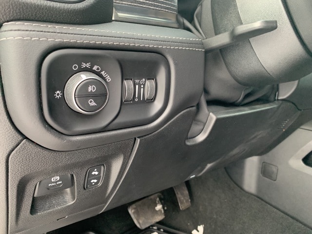 2020 RAM 1500 - Image 25