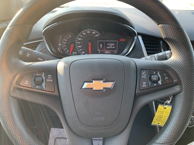 2019 Chevrolet Trax LS photo 2
