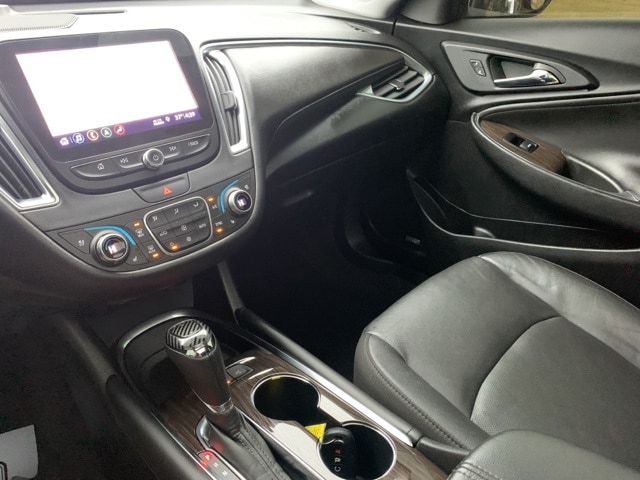 2020 CHEVROLET MALIBU - Image 11