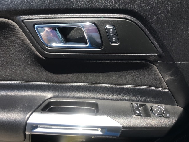 2017 FORD MUSTANG - Image 17