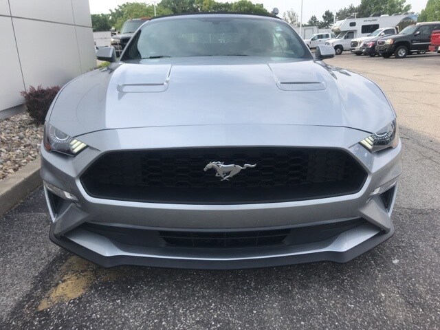 2020 Ford Mustang EcoBoost photo 4