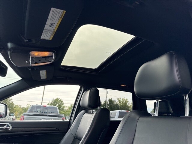2015 Jeep Grand Cherokee Altitude photo 2