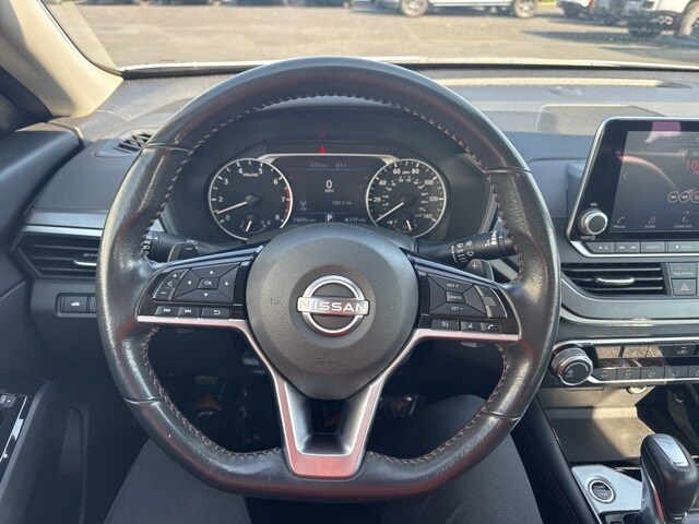 2023 Nissan Altima 2.5 SR photo 2