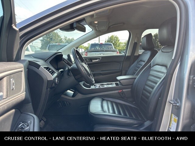 2023 Ford Edge SEL photo 2