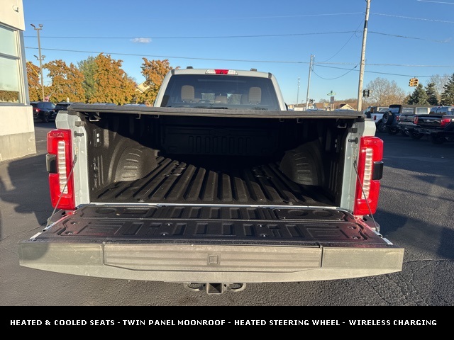 2025 FORD F-450 - Image 13