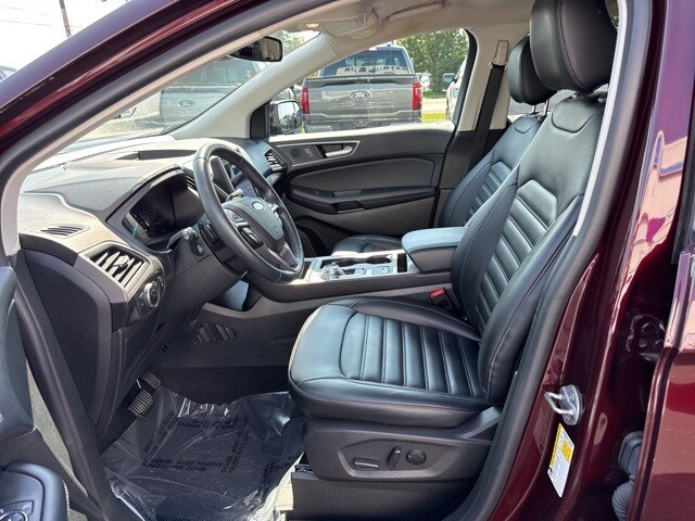 2024 Ford Edge SEL photo 3
