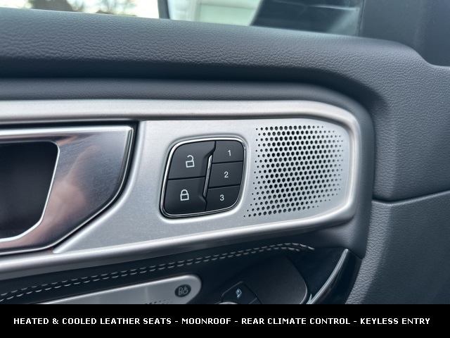 2024 FORD EXPLORER - Image 23
