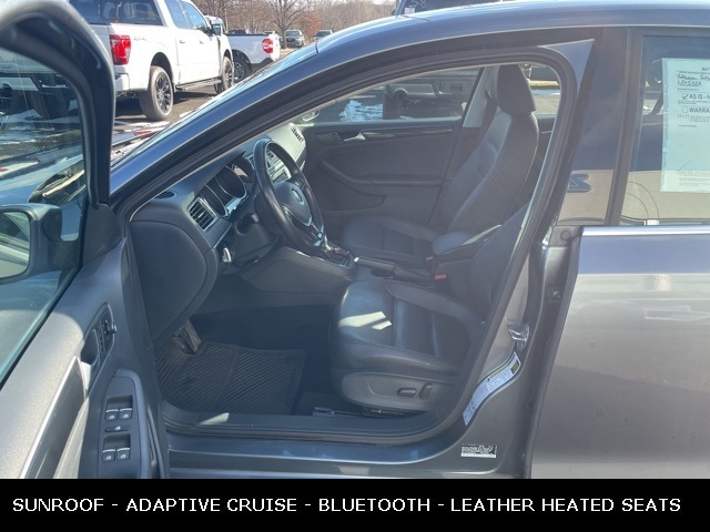 2017 VOLKSWAGEN JETTA - Image 2