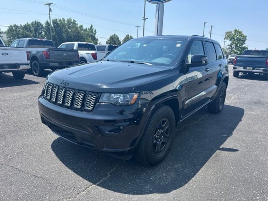 Used 2018 Jeep Grand Cherokee Altitude SUV
