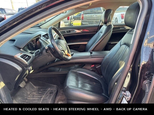 2015 Lincoln MKZ Base photo 3