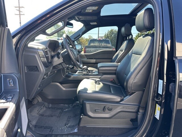 2023 Ford F-150 XLT photo 2