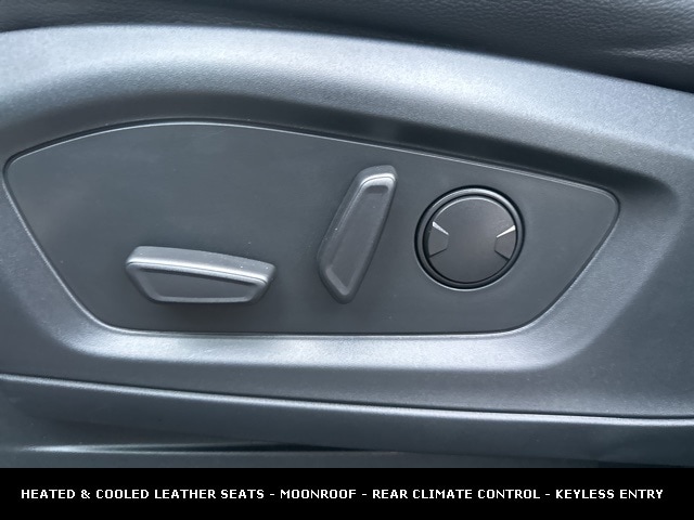 2024 FORD EXPLORER - Image 22