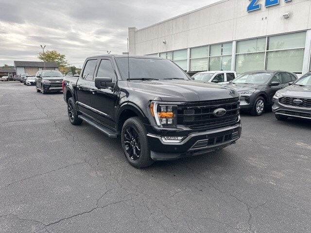 2023 Ford F-150 XLT photo 3