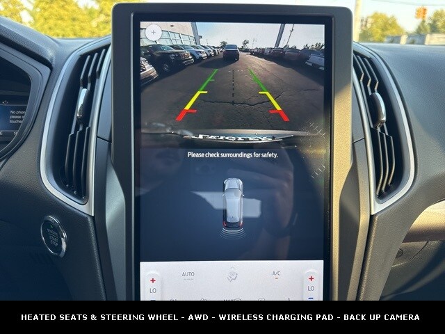 2024 Ford Edge SEL photo 4