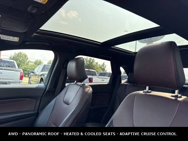 2022 Ford Edge Titanium photo 3