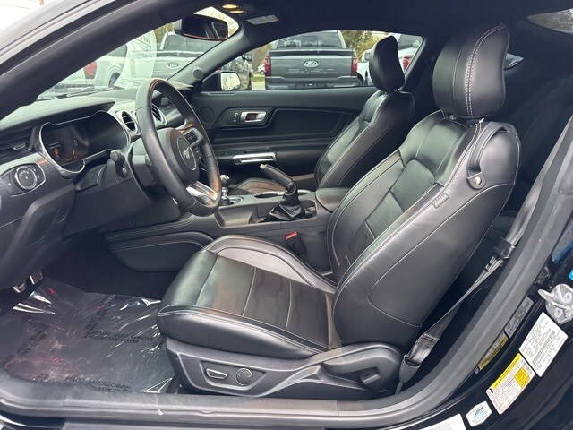 2019 Ford Mustang GT Premium photo 3