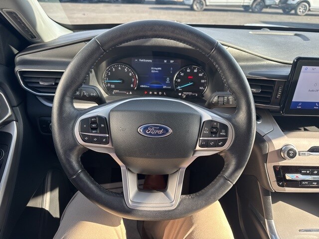 2023 Ford Explorer XLT photo 2