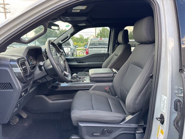2023 Ford F-150 XLT photo 3