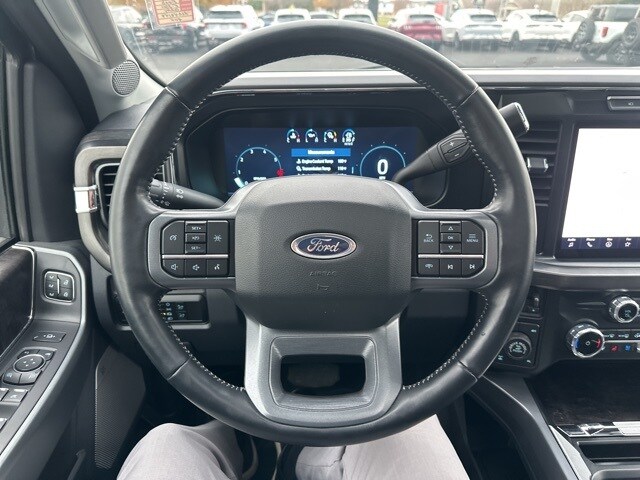 2024 Ford F-250 Lariat photo 2