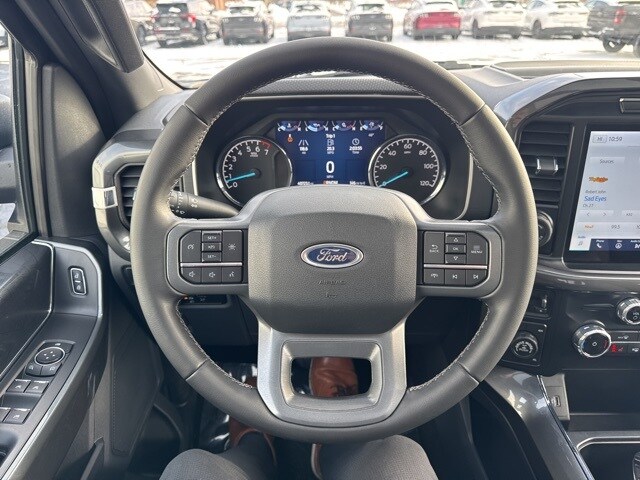 2023 Ford F-150 XLT photo 2