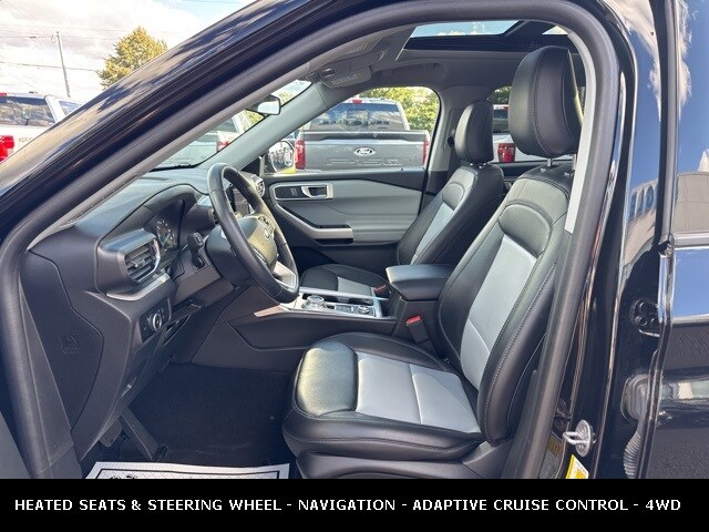 2023 Ford Explorer XLT photo 3