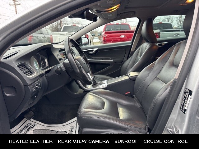 2016 VOLVO V60 - Image 3