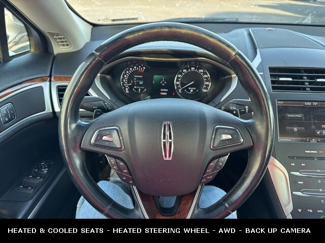 2015 Lincoln MKZ Base photo 2