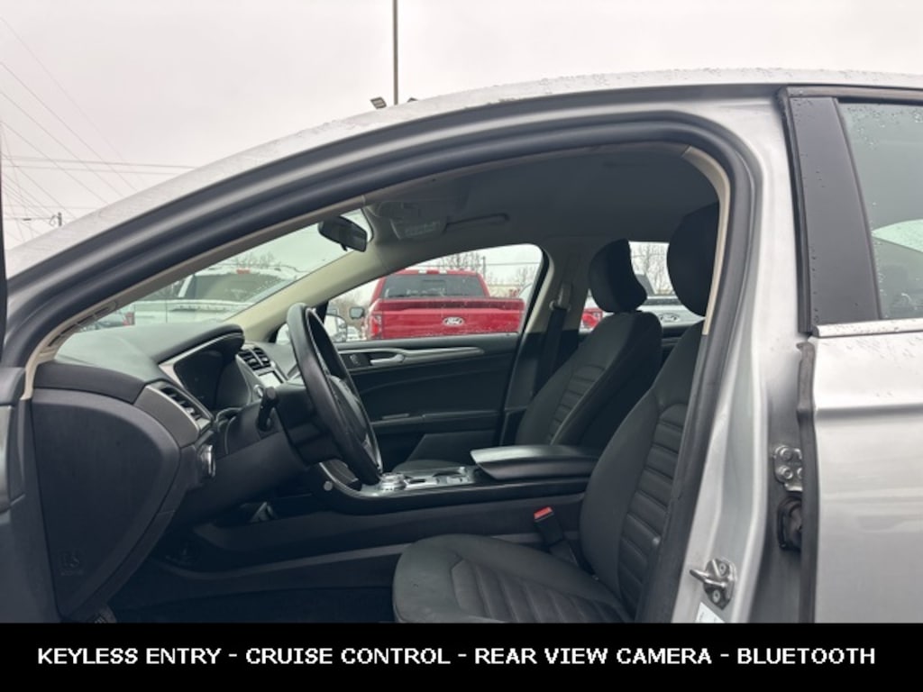 Used 2018 Ford Fusion SE Sedan