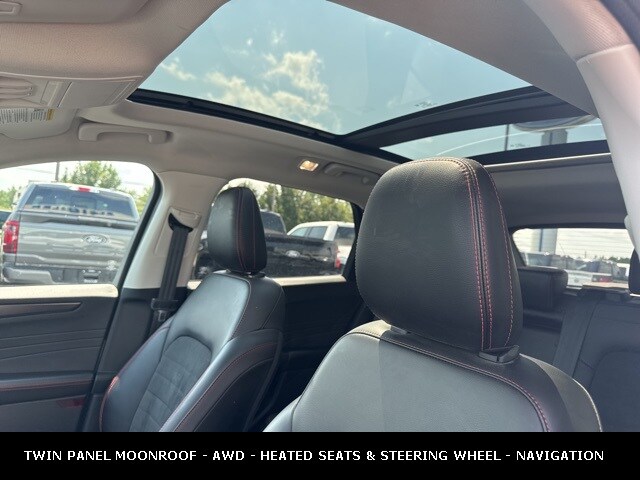 2022 Ford Escape SEL photo 4