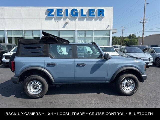 2023 Ford Bronco Base photo 4