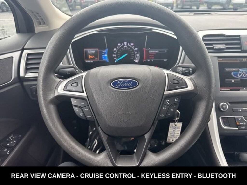 Used 2016 Ford Fusion SE Sedan
