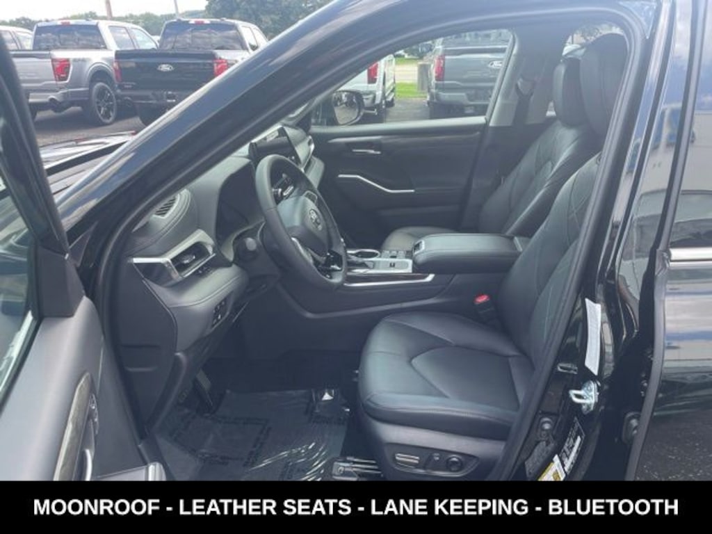Used 2026 Toyota Highlander Hybrid Platinum SUV