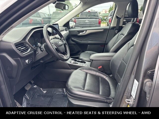 2022 Ford Escape SEL photo 3