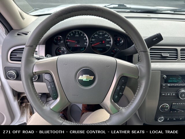 2010 Chevrolet Suburban 1500 LT Z71 photo 2