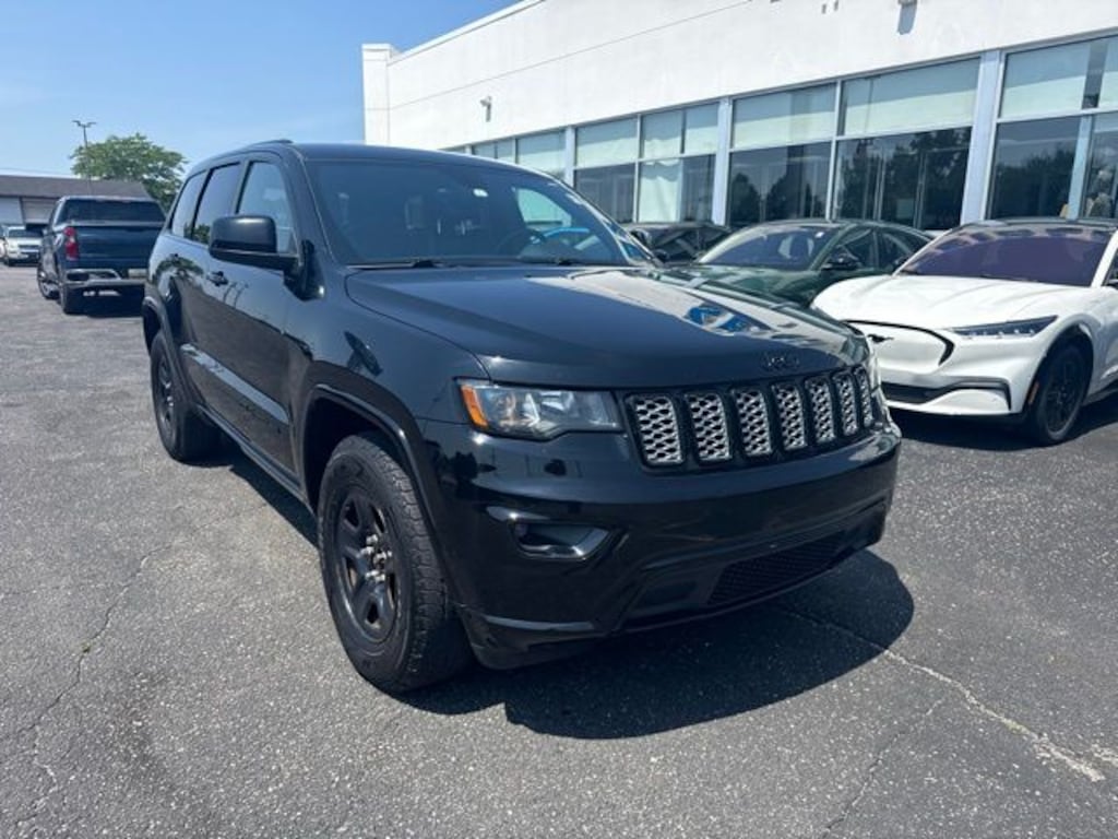 Used 2018 Jeep Grand Cherokee Altitude SUV