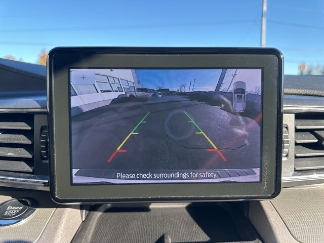 2023 Ford Explorer XLT Sport photo 3