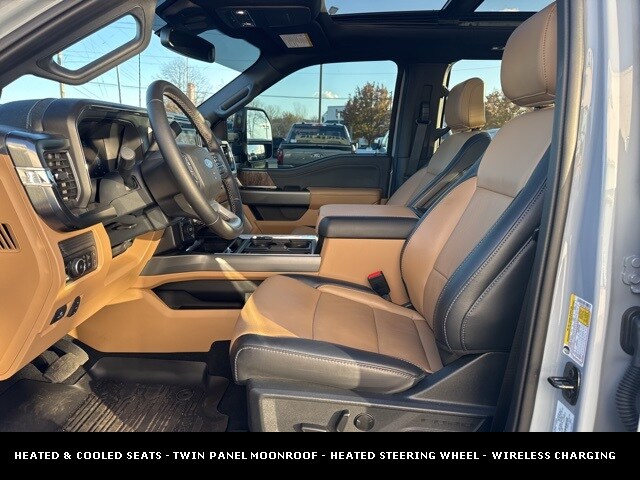 2025 Ford F-450 Lariat photo 3